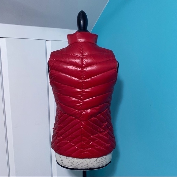 TALBOTS PETITES The Puffer Vest - Glossy Red - Picture 3 of 6